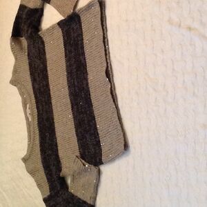 Ladies NWOT Loft sweater with sequins size XL